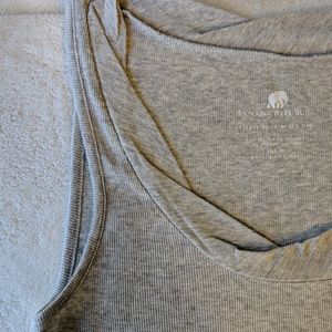 BR classic tank with a twist - NWOT 🍃